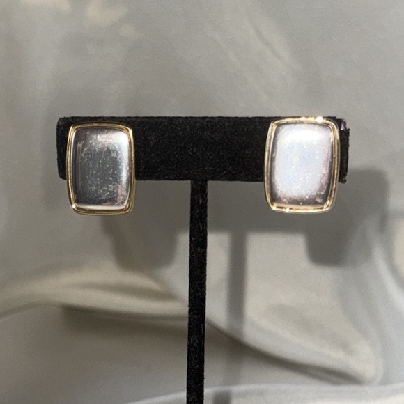 Vintage Napier Mixed Metal 2-Tone Silver Gold Rectangle Screwback Clip Earrings - Picture 5 of 16